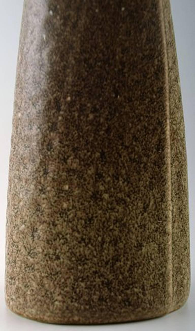 Lisa Larson für Gustavsberg Vase in Form eines Kleides, Steingut (Schwedisch) im Angebot