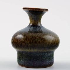 Vase miniature en céramique fait à la main par Stig Lindberg (1916-1982), Gustavberg Studio
