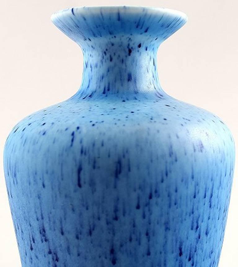 Rörstrand ceramic vase.

Beautiful glaze.

Measures: 14.5 cm.

In perfect condition.

Marked.