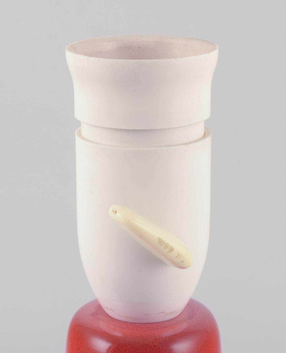 Frank Keramik, Denmark. Table lamp made of glazed stoneware. 1970s In Excellent Condition For Sale In København, Copenhagen
