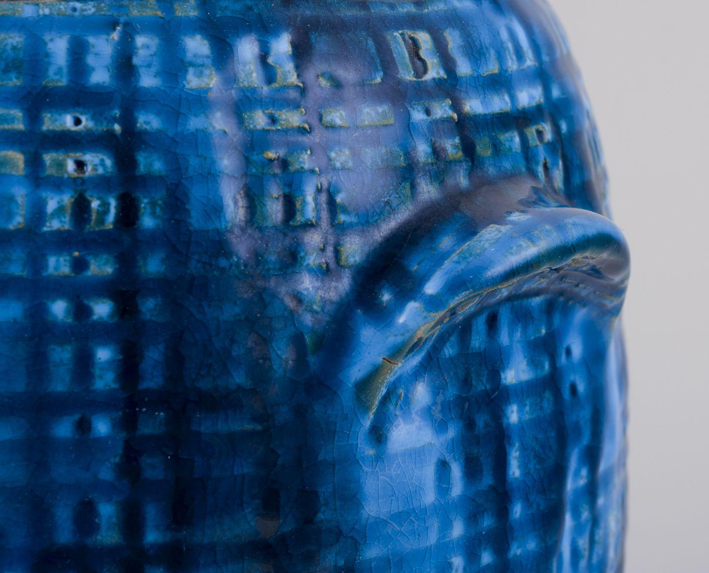 Milieu du XXe siècle Aldo Londi, Bitossi. Vase en céramique émaillée bleu Rimini avec motif géométrique en vente