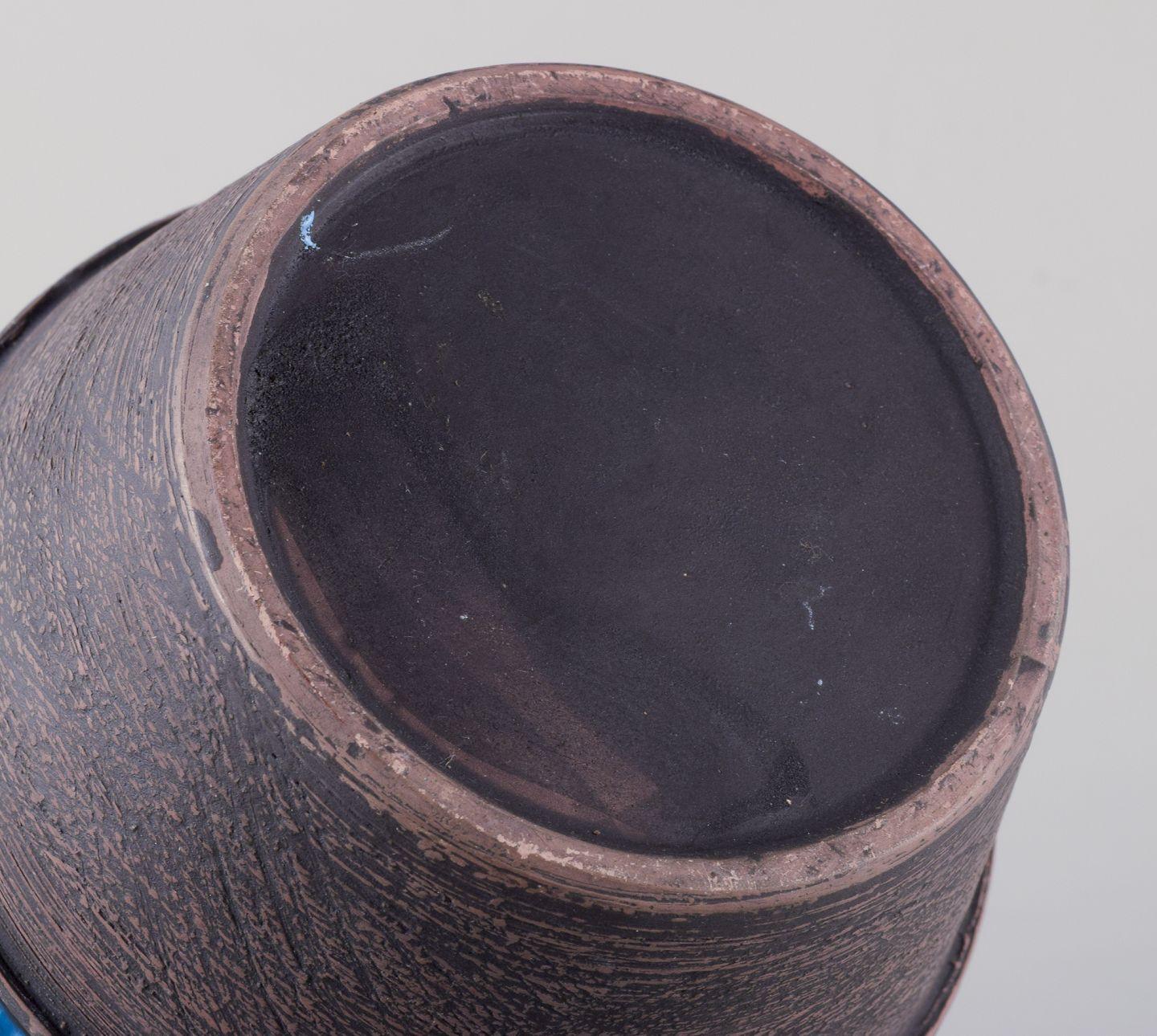 Aldo Londi, Bitossi. Vase en céramique émaillée bleu Rimini avec motif géométrique Excellent état - En vente à København, Copenhagen