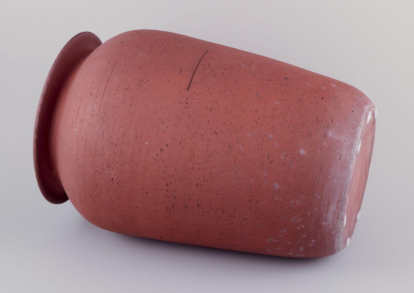 20th Century Kähler, large floor vase in unglazed red clay. Mid-20th C. For Sale
