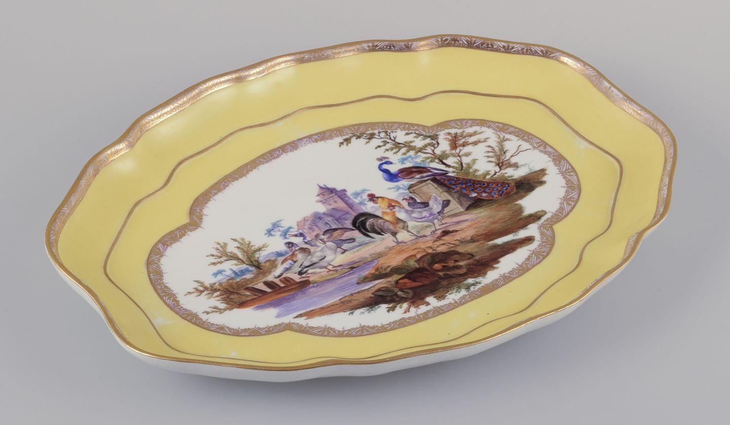 Allemand Plateau Meissen Porcelain ancien, avec un motif d'oiseaux dans un parc. en vente