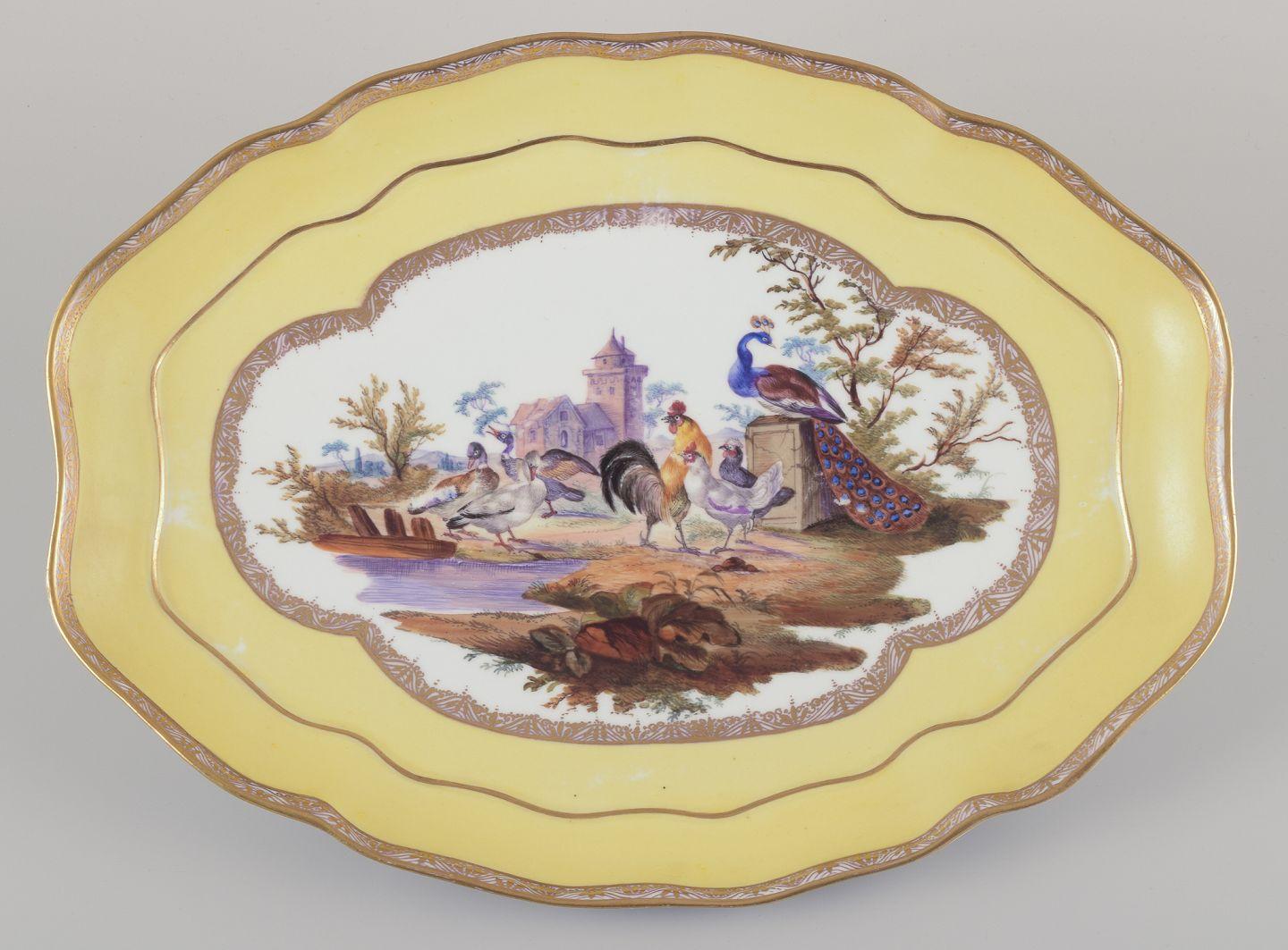 Plateau Meissen Porcelain ancien, avec un motif d'oiseaux dans un parc. Excellent état - En vente à København, Copenhagen