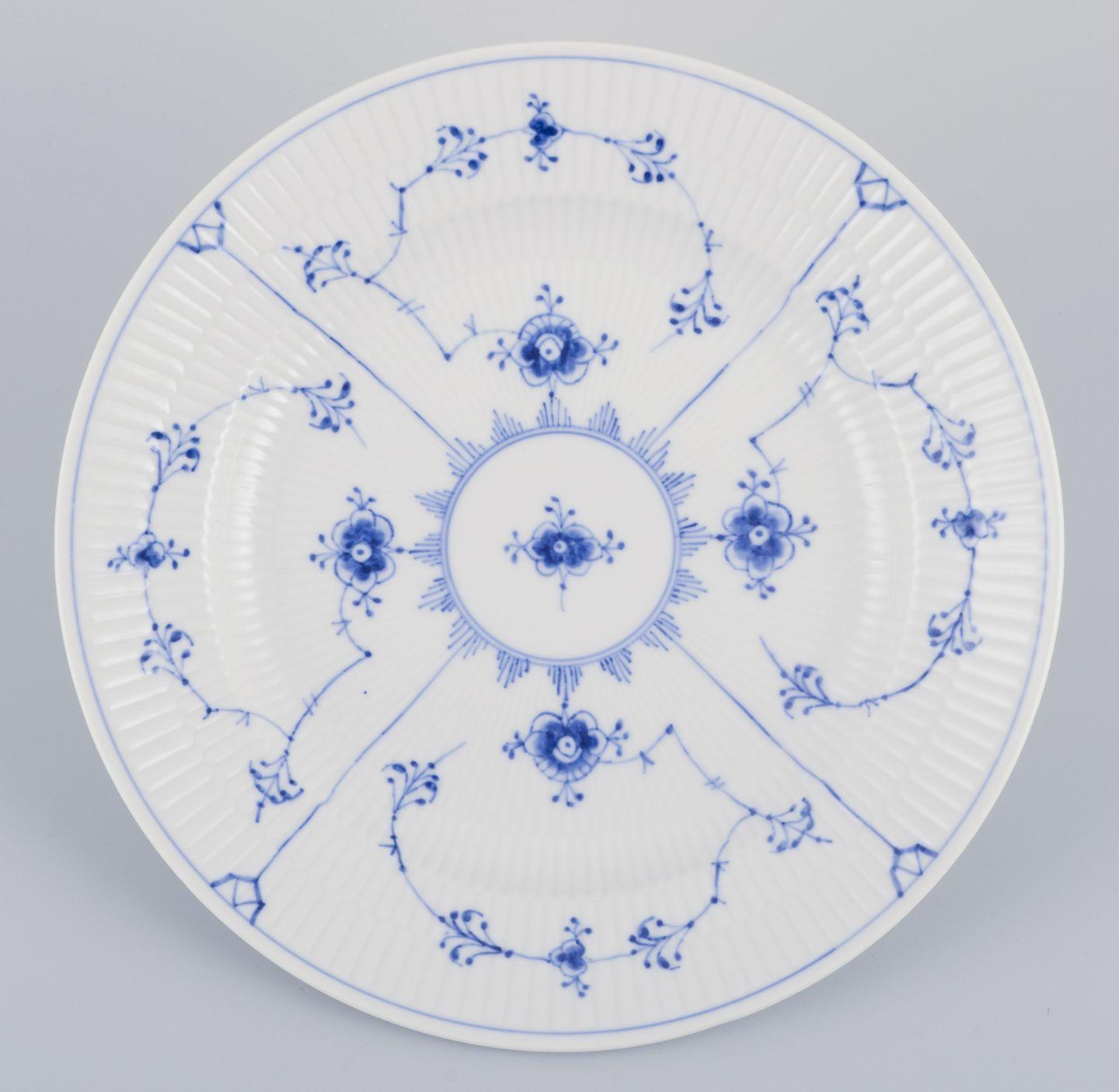 Porcelaine Royal Copenhagen Blue Fluted Plain. Deux assiettes à dîner en porcelaine. en vente