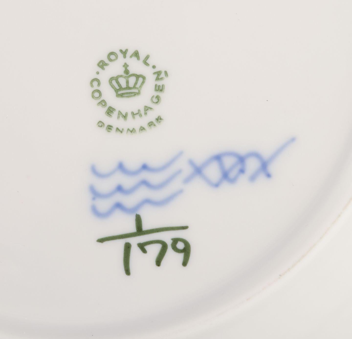 Royal Copenhagen Blau geriffelte Plain. Satz von vier kleinen Tellern aus Porzellan. im Angebot 2