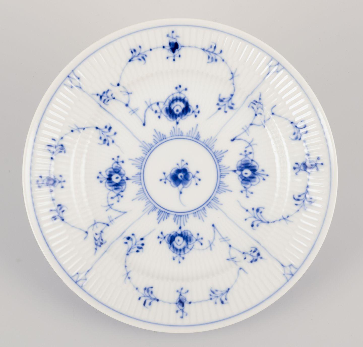 Royal Copenhagen Blau geriffelte Plain. Satz von vier kleinen Tellern aus Porzellan. (Dänisch) im Angebot