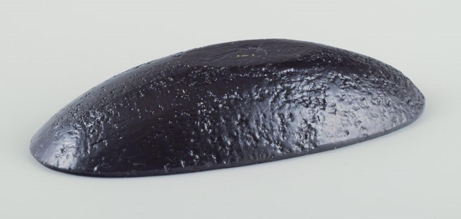 Metà XX secolo Ingrid Atterberg per Upsala Ekeby, Svezia. Ciotola oblunga in gres. in vendita