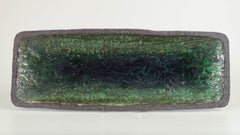 Hegnetslund, Denmark. Elongated stoneware dish with green glaze. 1960s