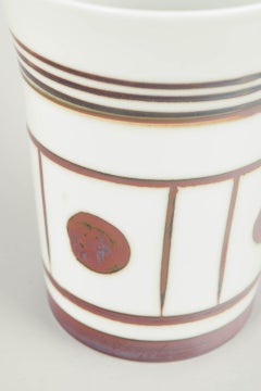 Trude Barner Jespersen für Bing & Grøndahl. Fayence-Vase mit grafischem Dekor