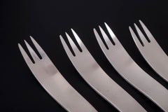 Arne Jacobsen for Anton Michelsen. Set of five dinner forks in stainless steel.
