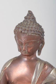 Large seated Buddha figure in patinated bronze. Asia, 19th C
