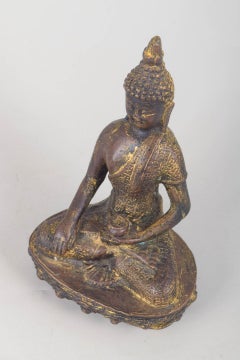 Seated Buddha figure in gilt bronze with meditative pose. Asia, 19th C