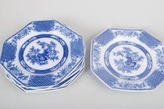 Rörstrand. Sei piatti da pranzo ottagonali in maiolica. Serie "Hoangho". Inizio del XX secolo
