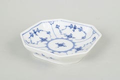 Royal Copenhagen, Blue Fluted Plain. Octagonal dish in porcelain, 1920s