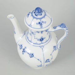 Royal Copenhagen, Blue Fluted Plain. Classic porcelain coffee pot. 1920s