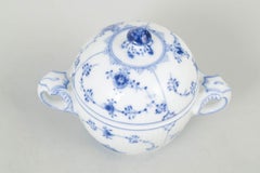 Royal Copenhagen, Blue Fluted Plain. Porcelain sugar bowl, 1920s
