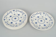 Churchill, Staffordshire. Juego de seis platos de ensalada de loza. Estilo «Blue Fluted».