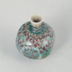 Berndt Friberg pour Gustavsberg. Vase miniature recouvert d'une glaçure « fourrure de lièvre ». A.I.C.