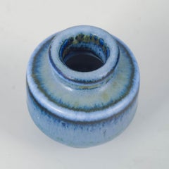 Carl-Harry Stålhane per Rörstrand. Vaso in gres in miniatura, metà del XX secolo.