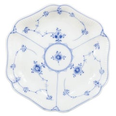 Royal Copenhagen, Blue Fluted Plain. Hexagonal serving dish in porcelain, 1920s
