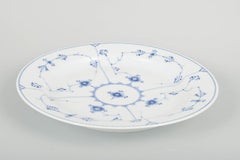 Royal Copenhagen, Blue Fluted Plain. Large round serving dish in porcelain 1920s