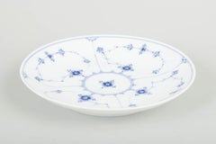 Royal Copenhagen, Blue Fluted Plain. Round porcelain serving dish, 1920s