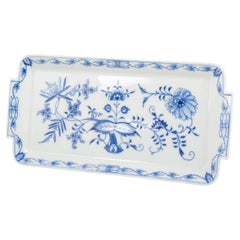 Meissen, Germany. Rectangular serving tray with Blue Onion pattern. Mid-20th C.