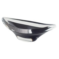 Kosta Boda, Sweden. Boat shaped bowl in clear and black art glass, 1970s