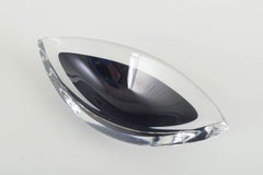 Kosta Boda, Sweden. Boat shaped bowl in clear and black art glass, 1970s