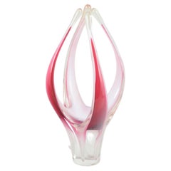 Paul Kedelv for Flygfors. Very large “Coquille” vase in art glass. Dated 1961