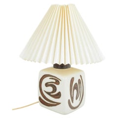 Carl-Harry Stålhane pour Rörstrand, lampe de table « Orient » en grès. Années 1960