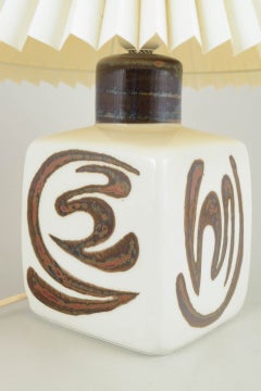 Carl-Harry Stålhane pour Rörstrand, lampe de table « Orient » en grès. Années 1960
