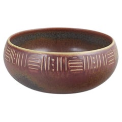 Carl-Harry Stålhane for Rörstrand. Ceramic bowl with linear motifs, 1958.