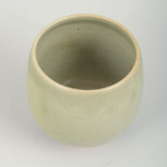 Rolf Palm, Mölle, Schweden. Vase aus Steingut mit Seladon-Glasur. 1980er/90er Jahre