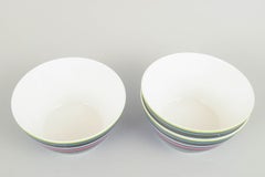 Alfredo Häberli para Iittala. Tres cuencos de porcelana de colores de la colección «Origo», del siglo XXI.