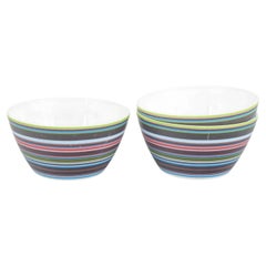 Alfredo Häberli para Iittala. Tres cuencos de porcelana de colores de la colección «Origo», del siglo XXI.