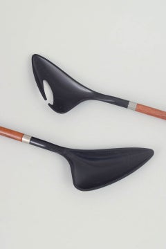 Illums Bolighus. Modernes dänisches Salatbesteck aus exotischem Holz und Kunststoff. 1960er/70er Jahre