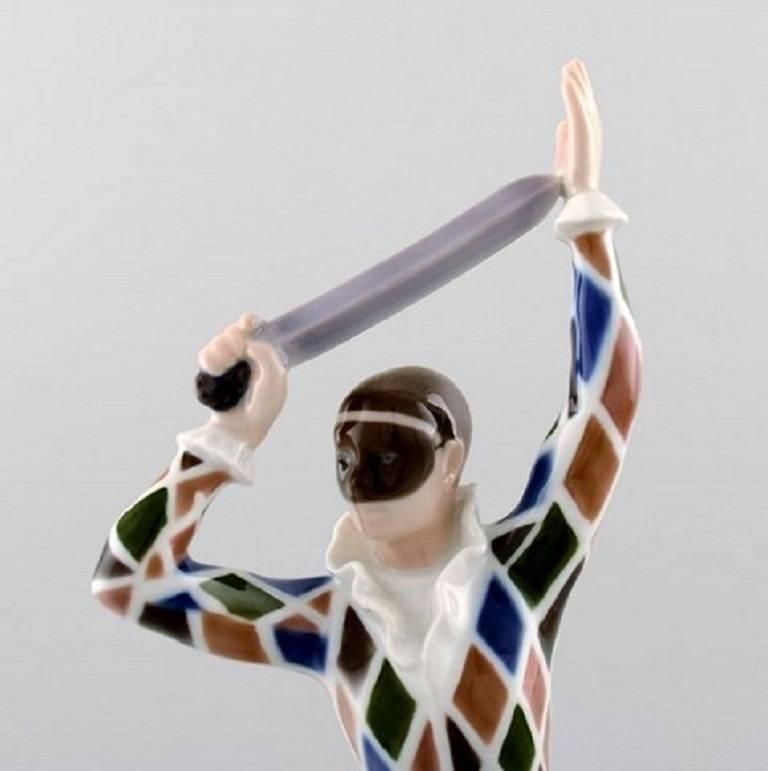 Bing & Grondahl B&G. Porcelain figurine 'Harlequin' no. 2354.

Denmark

Measures: Height 29 cm.

2nd. factory quality. 

In very good condition.