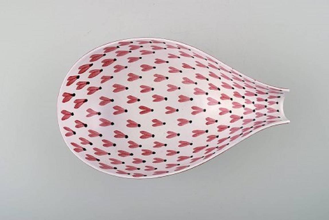Stig lindberg bowl, Gustavsberg studio, Fajance, 1940s.

Measures: 23 cm x 14.5 cm.

Signed with "studiohand".

In perfect condition.