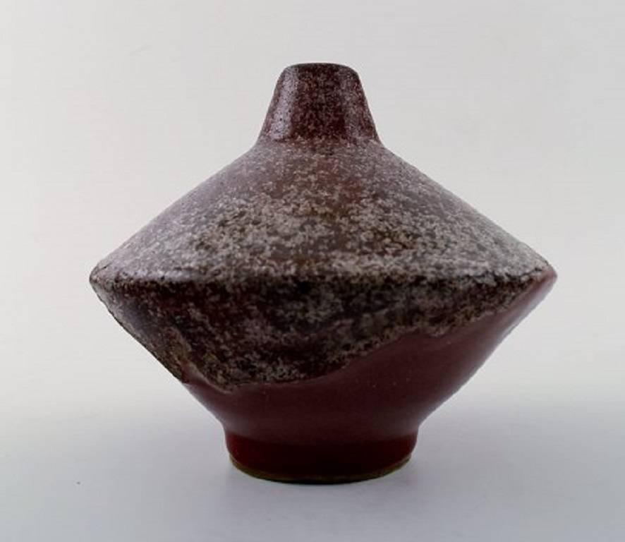 Danish ceramist.
Handmade, unique ceramic vase.
Signed illegible.
Measures: 15 cm. x 13 cm.
In perfect condition.