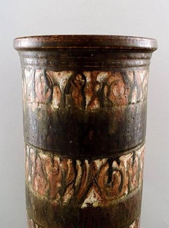 Rabiusla Herrliber, ceramista suiza, Jarrón de suelo monumental