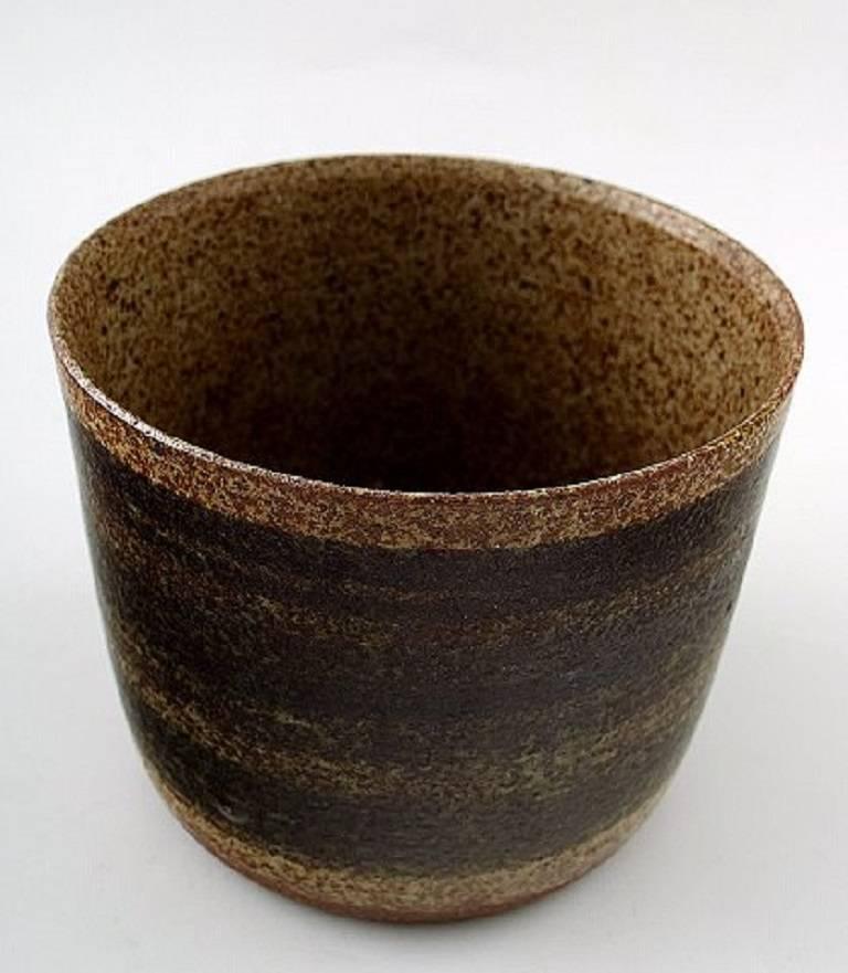 Ceramic vase from Palshus.
Stamped: Palshus, Denmark, U3.
Perfect condition.
Measures: 14 cm high. 11 cm wide.