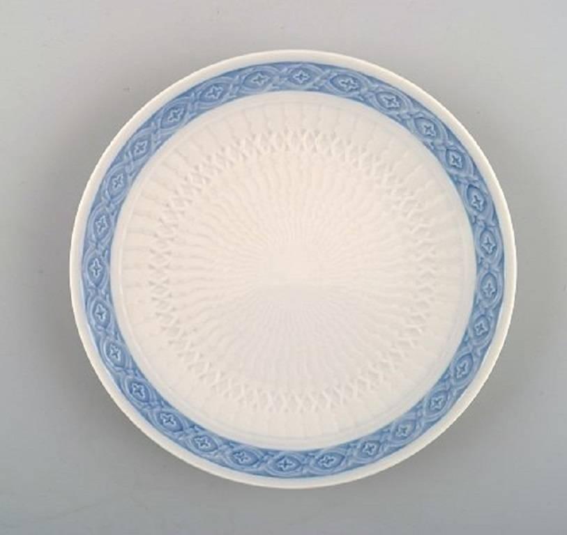 28 plates. Royal Copenhagen blue fan, bread and butter plates.
Designed by Arnold Krog in 1909.
Decoration number 1212/11533.
Measures: Diameter 16 cm.
In perfect condition, 1st. factory quality.
