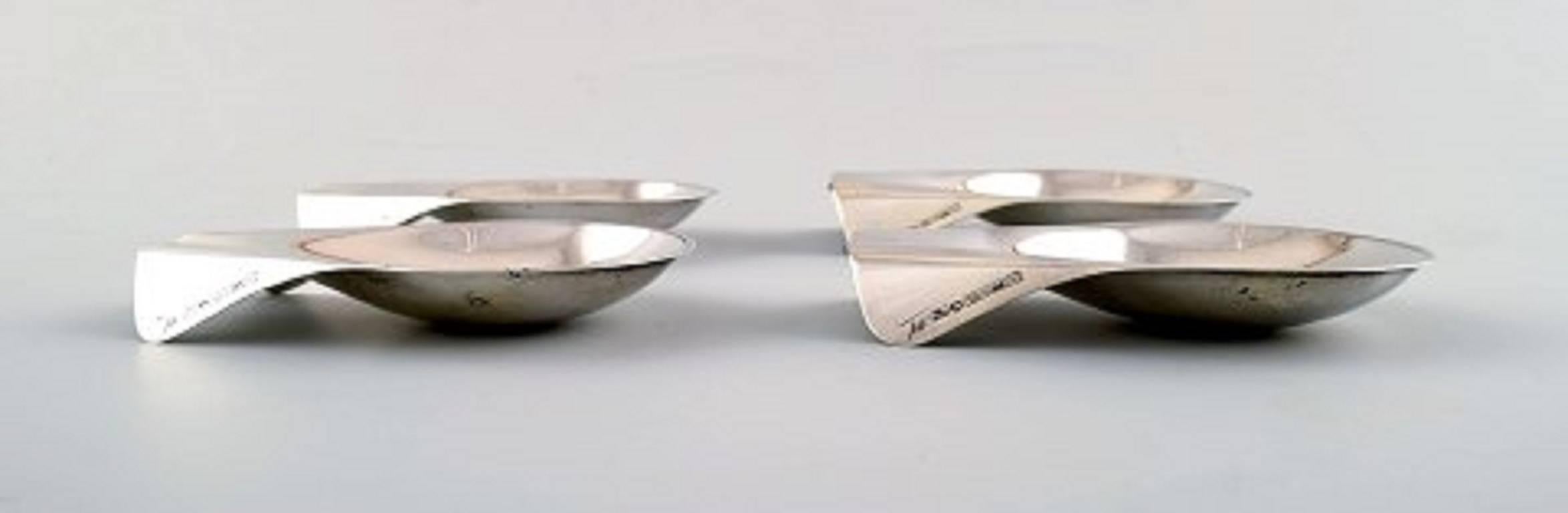 TAPIO Wirkkala BOWLS, 4 Stück, Sterlingsilber, Hopeakeskus Oy, Tavastehus 1966. (Skandinavische Moderne) im Angebot