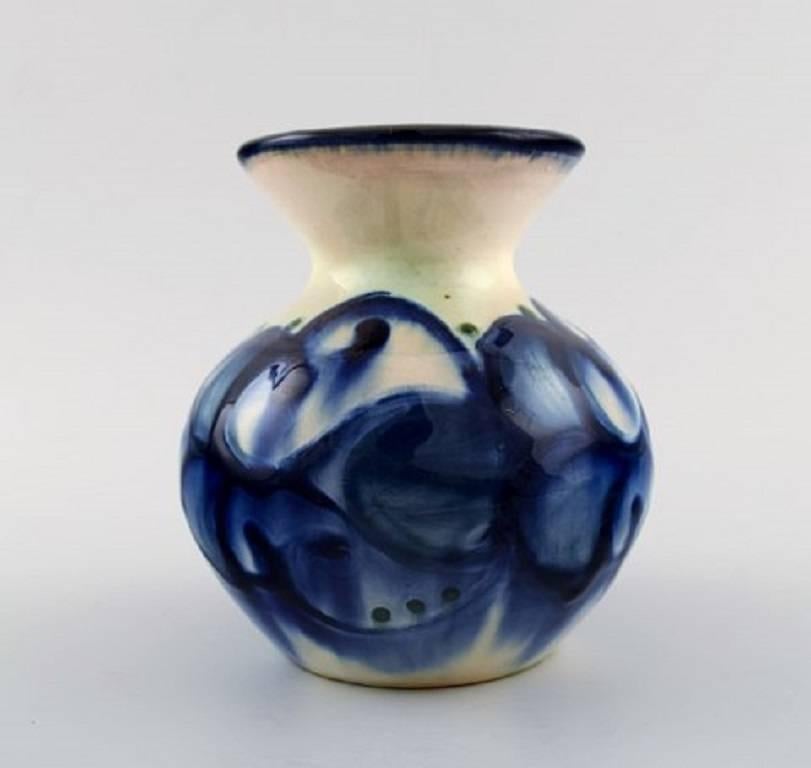 Art Deco Kähler, Denmark, Glazed Stoneware Vase, 1940s, Cow Horn Glaze