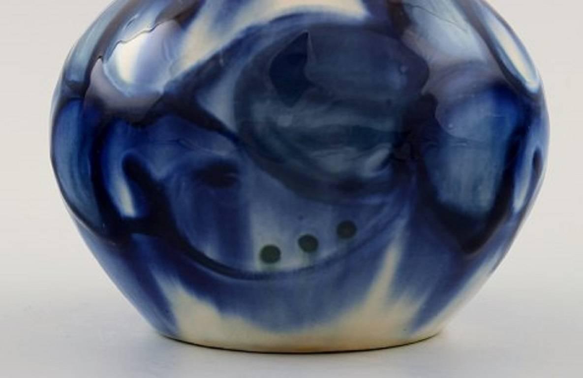 Kähler, Denmark, Glazed Stoneware Vase, 1940s, Cow Horn Glaze In Excellent Condition In Copenhagen, DK