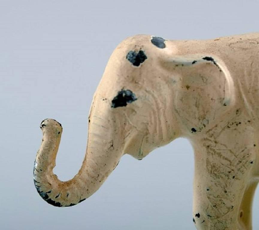 Wienerbronze, elephant, high-quality bronze figure.
Probably Franz Bergmann.
In good condition with good patina. White painted.
Austria, circa 1900s-1910s.
Provenance: Swiss Private Collection.
Measures: 65 mm. x 42 mm.
Unsigned.