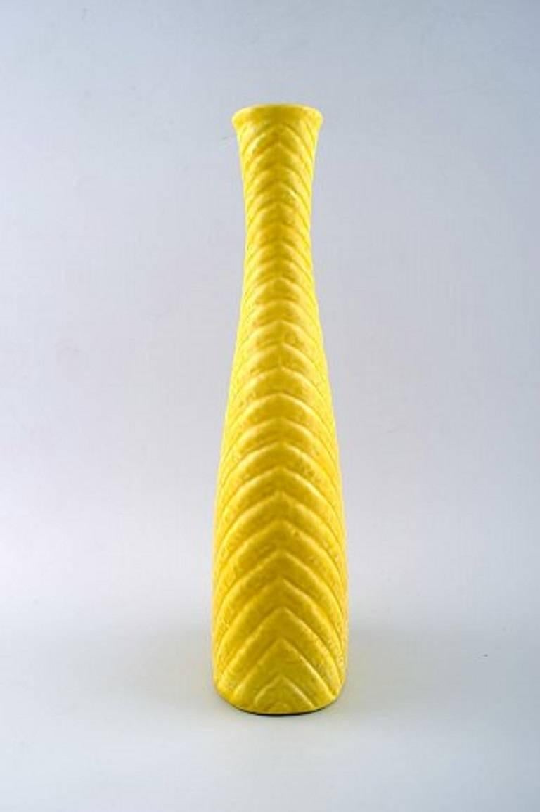 Large Rörstrand retro ceramic vase.
Sweden, 1960s.
Beautiful glaze in yellow shades.
Measures: 30 cm. x 11 cm.
Perfect condition.
Stamped.